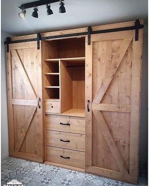 Bedroom Cupboard Ideas, Rustic Closet, Rustic Bed Frame, Western Bedroom Decor, Wooden Closet, Diy Tiny House, Bedroom Cupboards, Hunting Room, Closet Design Layout