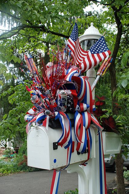 patriotic mailboxBrought to you by Cookies In Bloom and Hannah's Caramel Apples   www.cookiesinbloom.com   www.hannahscaramelapples.com Fourth Of July Decorations, Mailbox Decor, Independance Day, Happy Birthday America, Fourth Of July Decor, Patriotic Crafts, American Flags, 4th Of July Celebration, 4th Of July Decorations