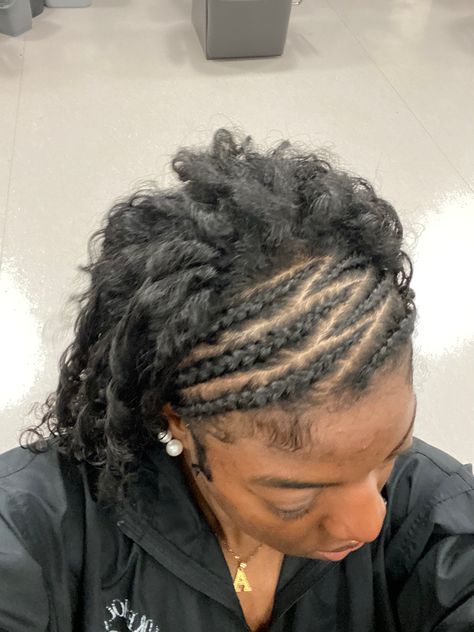 4c Volleyball Hairstyles, Workout Hairstyles For Black Women Natural Hair, Curly Track Hairstyles, Natural Hair Styles For Water Park, Track Hairstyles Sports Running Black, Natural Hairstyles For Black Women Braid, Braided Natural Hairstyles, Thick Natural Hair, Natural Braided Hairstyles