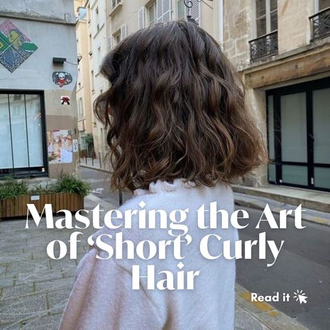 Individually, curly locks and short cuts are often considered challenging to style and maintain. Combine them, and it's understandable if you're apprehensive about managing a short, curly hairstyle.  Via the link, you will find our guide, which will give you step-by-step styling techniques that will empower you to make the most of your unique and vibrant curls ✨ Med Length Curly Hair, 2c Curly Hair Haircuts Short, Short 2c Haircut, Lob Haircut Curly Hair, 2c Short Hair, Growing Out Curly Hair, Short 2c Curly Hair, Easy Hairstyles For Short Curly Hair, Short Thick Curly Hair