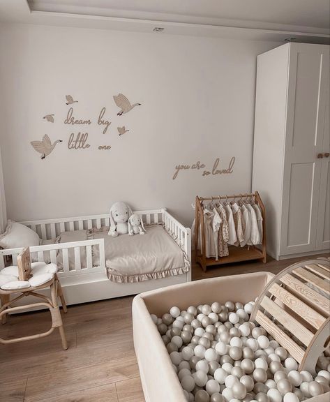 Beige Nursery Aesthetic, Beige Mom Nursery, Beige Mom Aesthetic, Beige Baby Aesthetic, Accesories Aesthetic, Beige Mom, Christmas In Rome, Valentine Cakes, Beige Nursery