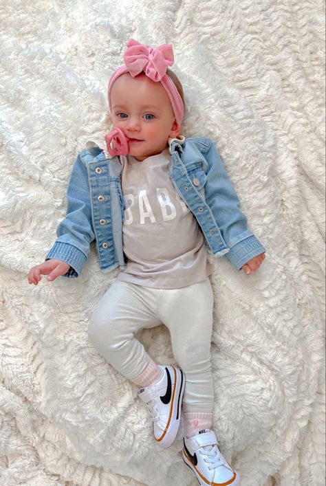 Toddler Girl Nike Shoes Outfit, Nike Court Legacy Outfit, Baby Nike Outfit, Piper Outfits, Airport Ootd, Girls Sneakers Outfit, Mini Outfits, Matching Sneakers