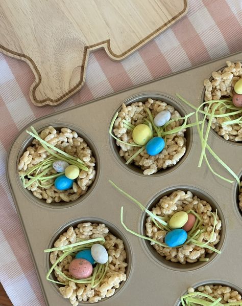 Birds Nest Rice Krispy Rice Krispie Nests, Crazy Busy Mama, Easter Birds Nest, Bacon Cheese Dips, Edible Grass, Birds Nests, Bird Nests, Skillet Dishes, Krispy Treats