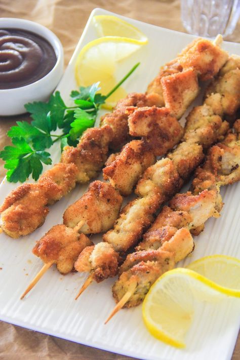 Baked Chicken Skewers in the Oven Chicken Skewers In Oven, Cooked Chicken Temperature, Panini Recipes Chicken, Braised Chicken Breast, Chicken Shawarma Recipe, Chicken On A Stick, Ways To Cook Chicken, Fried Chicken Breast, Cook Chicken