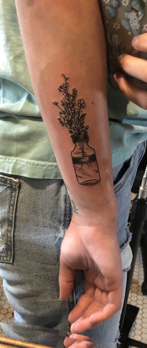 Insulin Vial With Flowers Tattoo, Insulin Tattoo Ideas, Insulin Bottle Tattoo, Type One Tattoo, Insulin Vial Tattoo, Pancreas Tattoo, Insulin Tattoo, Type 1 Tattoo Ideas, Vial Tattoo