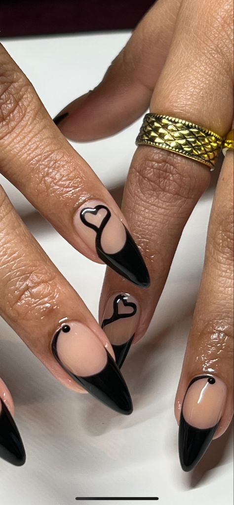 Black Heart Nails Valentines Day, February Nails Ideas Black, Dramatic Valentines Nails, Heart Break Nails, Black Valintens Nails, Dark Heart Nails, Black Valentines Day Nails Almond, Valentines Nails Dark, Anti Vday Nails