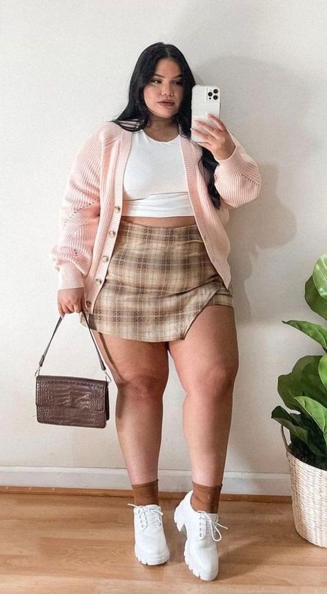 Plus Size Aesthetic Outfits, Chubby Girl Outfits, Plus Size Baddie Outfits, Ootd Instagram, Chubby Fashion, Look Plus Size, Aesthetic Outfit Ideas, Outfit Trends, Moda Plus