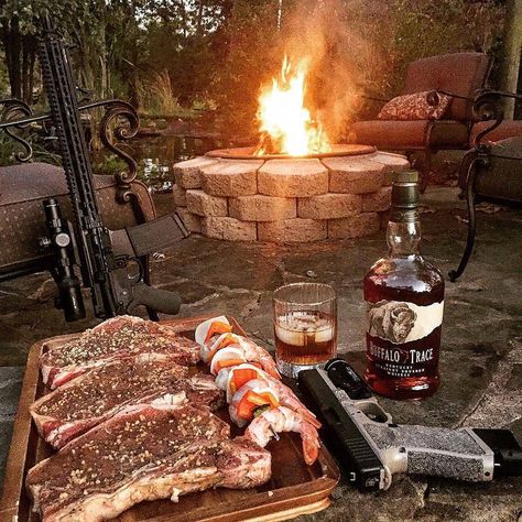 1,451 mentions J’aime, 12 commentaires – 🍺 Mens | Life | Style | Health (@manstrav.co) sur Instagram : « @topshelf__ky This guy knows what up! #manstuff #manstrav Follow: @manstrav.co DM for… » Steak And Whiskey, Man Food, Cocktail Desserts, Cigars And Whiskey, Carne Asada, Bbq Grill, Cigars, Beef Recipes, Bourbon