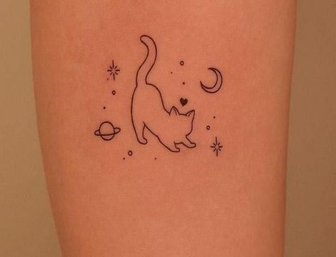 Small Dainty Cat Tattoos, Small Cats Tattoos, Pretty Cat Tattoos, Cat Tattoo Moon, Cute Cat Tattoo Simple, Moon Saturn Tattoo, Spine Tattoo Simple, Small Tattoo Ideas Back, Cat Hand Tattoo