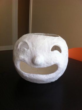 Paper Mache Pumpkin Head, Paper Mache Ghost, Diy Paper Gifts, Paper Mache Jack O Lantern, Vintage Halloween Crafts, Pumpkins Crafts, Paper Mache Halloween, Paper Crafts Easy, Fall Primitives