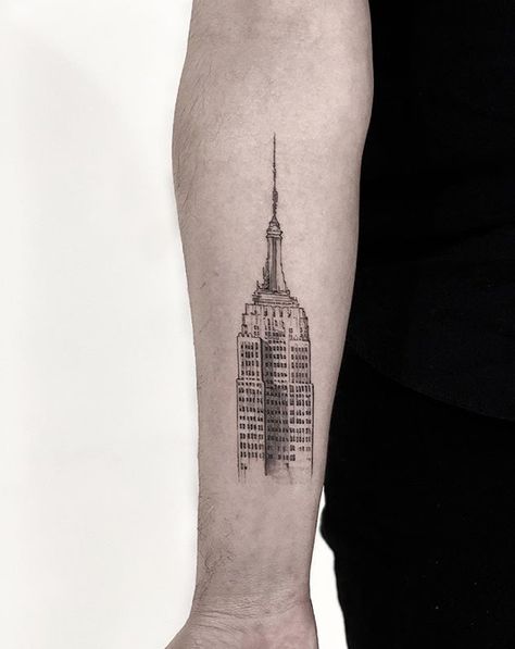 Building Tattoo Design, Skyscraper Tattoo, Empire State Building Tattoo, Building Tattoos, Cali Tattoo, Building Tattoo, Partner Tattoos, State Tattoos, New York Tattoo