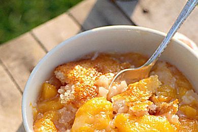 Truvy's Cuppa Cuppa Cuppa Cake - Southern Living Weight Watchers Peach Cobbler Recipe, Dolly Parton Recipes, Fruit Cobbler Recipe, Southern Peach Cobbler, Three Ingredient Recipes, Plum Recipes, Cobbler Topping, Peach Cobbler Easy, Fruit Cobbler