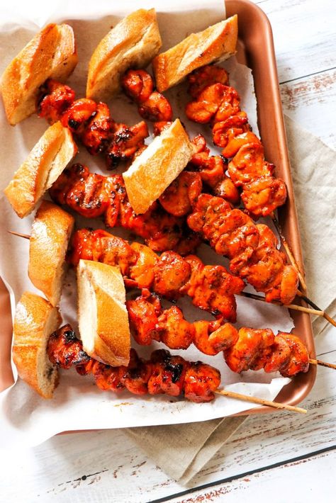 Puerto Rican Catering Ideas, Puerto Rican Party Food Appetizers, Puerto Rican Charcuterie Board, Puerto Rican Street Food, Puerto Rican Party Food, Pinchos Recipe, Pinchos Puerto Rican, Puerto Rican Food Authentic, Chicken Pinchos