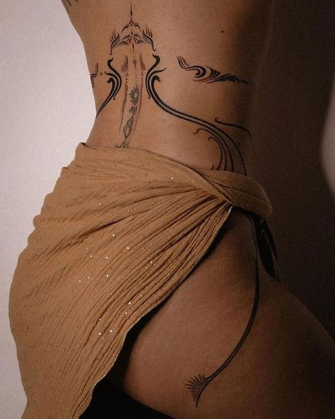 Acab Tattoo, Waist Tattoos, Boho Tattoos, Delicate Tattoo, Pretty Tattoos For Women, Back Tattoo Women, Discreet Tattoos, Spine Tattoos, Elegant Tattoos