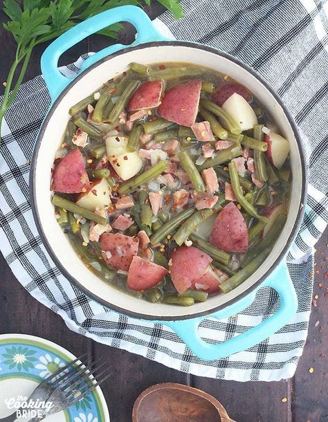 Southern green beans are a delicious side dish enjoyed all over the South. Fresh green beans are simmered in broth with country ham, potatoes and spices until tender. Ham Green Beans And Potatoes Oven, Green Beans Potatoes And Ham, Stove Top Green Beans, Green Beans With Ham, Ham Green Beans Potatoes, Ham And Potato Recipes, Southern Green Bean Recipes, Beans With Ham, Ham And Potatoes