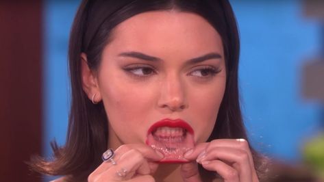 Kendall Jenner Smile, Kendall Jenner Lip Tattoo, Kendall Without Makeup, Kendall Jenner Red Lips, Tattoos Gone Wrong, Kendall Jenner Meme Hilarious, Lip Tattoos, Jennifer Lawrence, Call Her