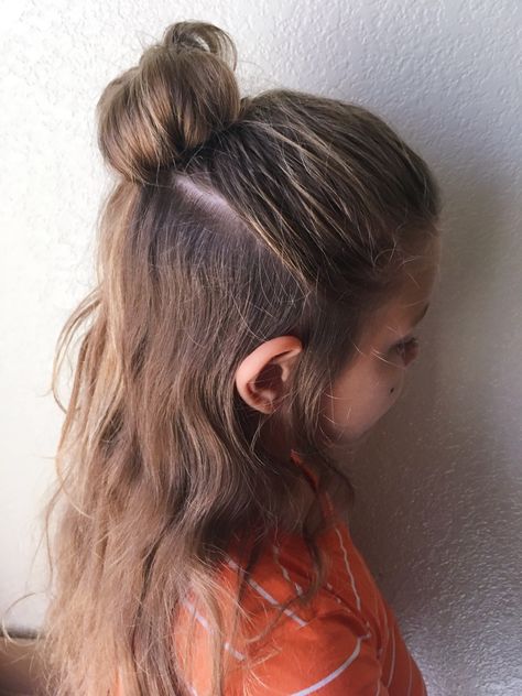 Half Up Half Down Hair Toddler, Sweetheart Hair, Half Up Half Down Bow, Cute Fall Hairstyles, Ballerina Bun, Single Braid, Flower Girl Hairstyles, Half Updo, Dance Team