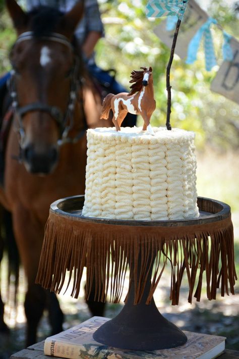 Rustic Horse Party Easy Horse Cake Ideas, Horse Theme Birthday Party, Western Themed Party, Cowgirl Cake, Ella Claire, Cowboy Cake, Horse Themed Party, Horse Birthday Cake, Cowgirl Cakes