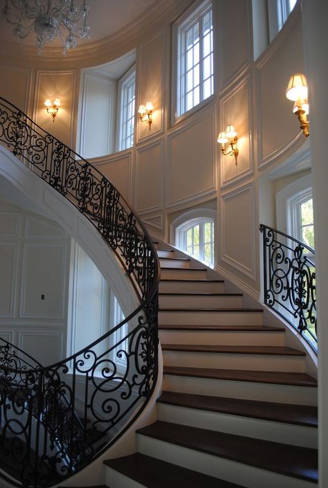 Foyer Stairs, Luxury Staircase, Foyer Staircase, Beautiful Stairs, House Staircase, The Enchanted Home, Lan Can, Enchanted Home, Iron Railing