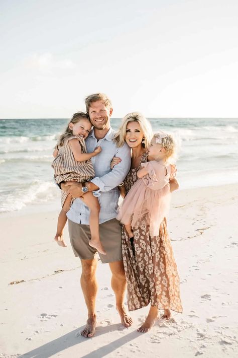 Your Guide on What to Wear for Fall Family Photos - Loverly Grey Family Beach Pictures Outfits, Fall Beach Outfits, Beach Photoshoot Family, Beach Picture Outfits, Family Photos What To Wear, Loverly Grey, Beach Photography Family, Beach Photo Session, Fall Beach