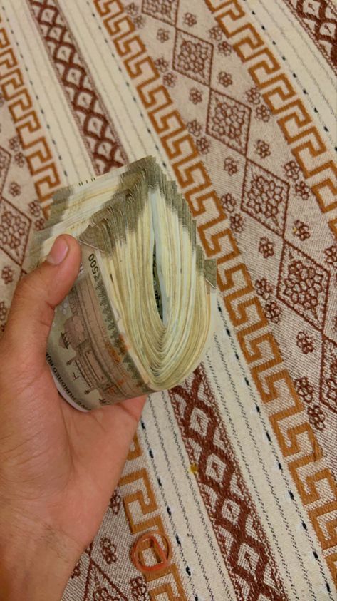 Cash Snap, बेडरूम डिजाइन, Snap Aesthetic, Money Images Cash Indian, Aesthetic Tumblr Backgrounds, Album Cover Wallpaper Collage, Snap Streak Ideas Easy, Really Cool Drawings, Emoji For Instagram