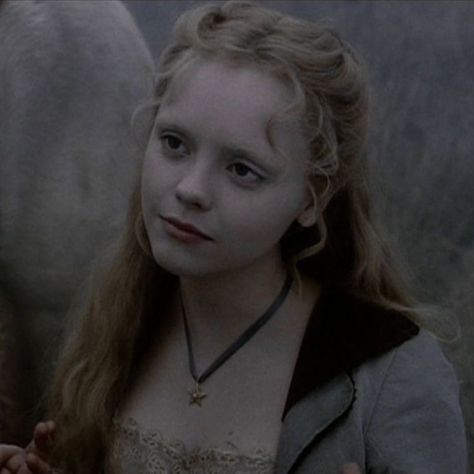 Katrina Van Tassel, Christina Ricci, Luna Lovegood, Sleepy Hollow, Tim Burton, Crystals, Van, Hair