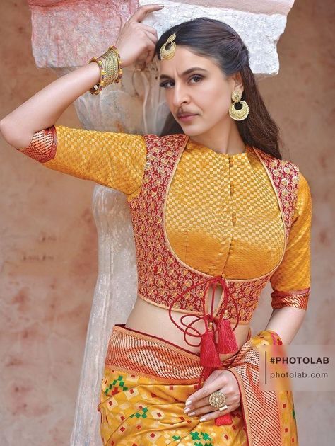 Blouse Designs For Wedding, Patola Blouse, Latest Saree Blouse Designs, Latest Saree Blouse, Rajputi Poshak, Long Blouse Designs, Blouse Designs Catalogue, Belt Blouse, New Saree Blouse Designs