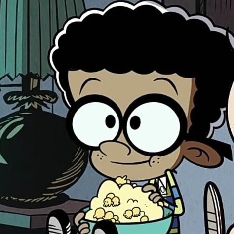 The loud house Clyde McBride pfp avatar The Loud House Lincoln, Ronnie Anne, Cracked Wallpaper, Crazy Houses, Icon Emoji, Loud House Characters, The Loud House, Blue Anime, Loud House