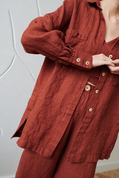 Terracotta Linen, Linen Shirt Outfit, Modest Mom, Oversized Linen Shirt, Drop Shoulder Shirt, Waffle Shirt, Shirt Linen, Linen Summer, Tshirt Outfits