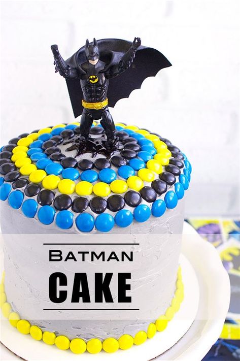 Easy Batman Cake, Batman Birthday Cakes, Whiskey Cake, Inside Cake, 5th Birthday Cake, Batman Cake, Batman Birthday Party, Torte Cupcake, Batman Party