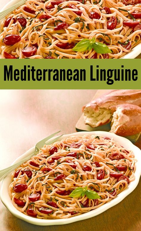 Mediterranean Linguine Recipe with Basil and Tomatoes Mediterranean Linguine, Desserts Cheesecake, Linguine Recipes, Indonesian Recipes, Diy Easy Recipes, Basil Recipes, Metabolic Diet, Veggie Food, Mushroom Hunting