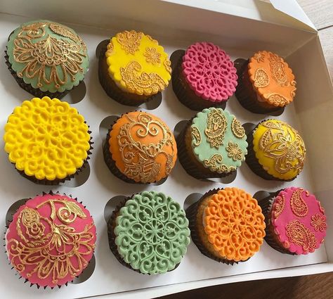 Mehndi Cupcakes, Cupcake Cake Designs, Cupcakes Cake, Cupcake Cake, Mini Cakes, Cake Pops, Cupcake Toppers, Cake Designs, Cake Ideas