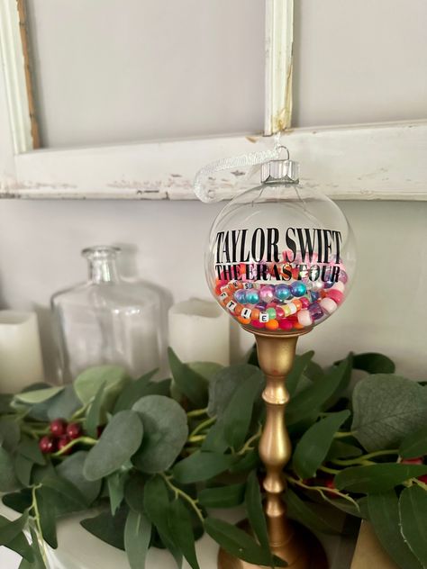 Taylor Swift Baubles, Taylor Swift Xmas Tree, Swiftmas Tree Ideas, Homemade Taylor Swift Ornaments, Taylor Swift Eras Christmas Tree, Taylor Swift Tree Topper, Taylor Swift Themed Christmas Tree, Taylor Swift Ornament Ideas, Taylor Swift Christmas Party