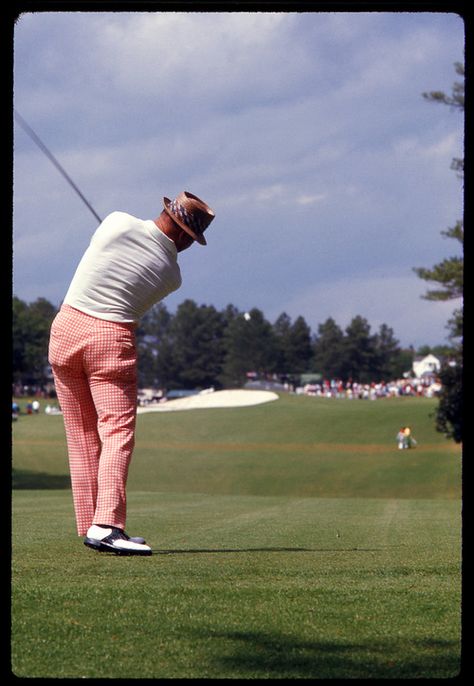 Snead tees of on 18 at the '74 Masters Sam Snead, Golf Images, Golf Pictures, Golf Digest, Vintage Golf, Sports Figures, Soccer Field, Tennis, Golf