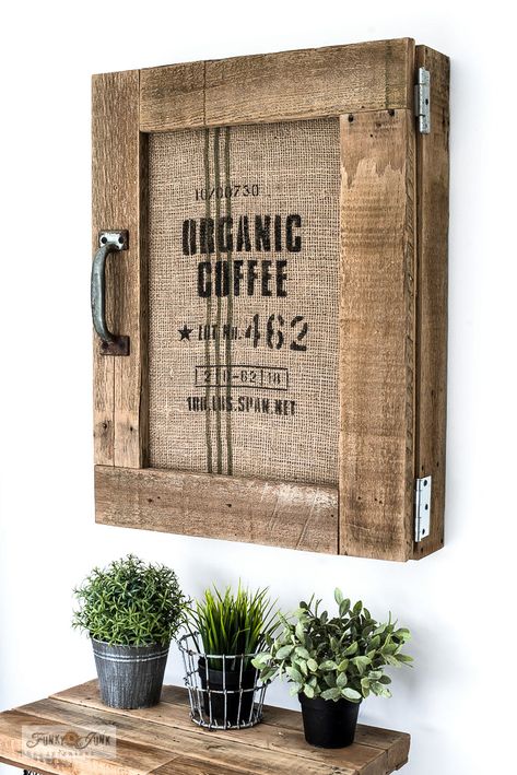 Rustic Coffee Shop, Rustic Storage Cabinets, Coffee Bean Sacks, Deco Marine, Burlap Signs, Coffee Sacks, Pretty Storage, Home Decor Ideas Bedroom, Unique Shelves