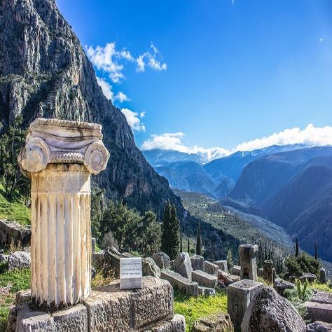 Delphi Oracle, Delphi Greece, Oracle Of Delphi, Cupid And Psyche, Holiday Places, Hades And Persephone, Ancient Romans, Magical Places, Ancient Greece