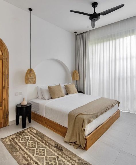 Bali Bedroom Inspiration, Mediterranean Resort, Bali Bedroom, Tropical Interior Design, Resort Interior, Tropical Interior, Bali House, Decoration Inspiration, Hotel Design