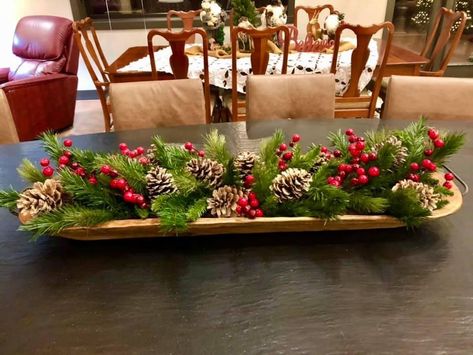 Christmas Bowl Decorations, Christmas Decor Diy Cheap, Christmas Table Decorations Centerpiece, Diy Christmas Deco, Christmas Decorations Centerpiece, Christmas Decorations Diy Crafts, Christmas Bowl, Bread Bowl, Christmas Table Centerpieces