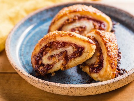 Rugelach Recipe Traditional, Rugula Cookies Recipe, Rugalech Recipes, Almond Rugelach, Raspberry Rugelach Recipe, Rugelach Cookies, Rugelach Recipe, Crescent Cookies, Jewish Cuisine