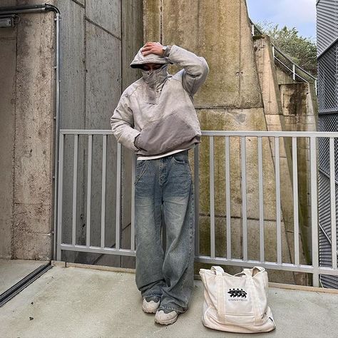 #outfit #streetwearoutfitsmen #baggyy2k #outfitinspo #streetwear #fashion #baggy Urban Fashion Outfits, Oversized Grey Hoodie, Industrial Grunge, Grey Denim Shorts, Fashion Baggy, Urban Style Outfits, Green Tote Bag, Textured Knit Sweater, Urban Aesthetic