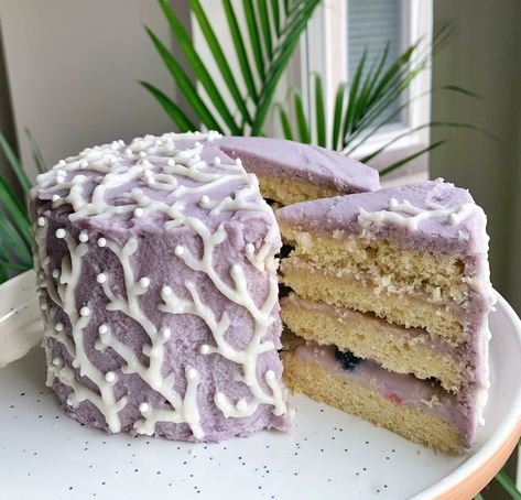 Lemon Lavender Cake with Lavender Buttercream Lavender Cake Recipe, Lemon Lavender Cake, Cake With Lavender, Lavender Buttercream, Lavender Cake, Spring Dessert, Ice Cream Cake Recipe, Valentine Desserts, Keto Cake