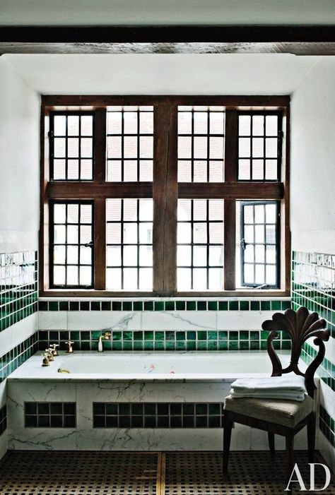 A bath in the Edwin Lutyens–designed Hampshire, England, estate Marshcourt, with an expansive leaded window | archdigest.com Bay Window Ideas, English Country Home, Edwin Lutyens, Built In Bathtub, Bathroom Remodel Cost, Bathtub Decor, English Manor, Window Ideas, Bathroom Photos