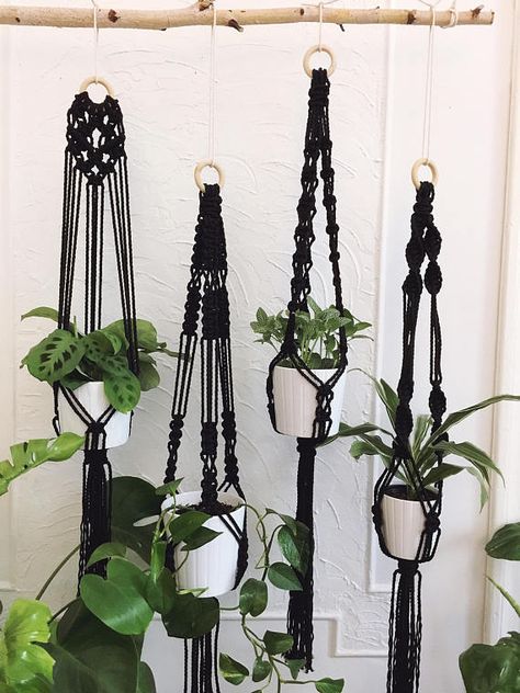 Macrame Plant Hanger Black, Black Macrame Plant Hanger, Planty Bedrooms, Indoor Plant Decor Ideas, Plant Holder Macrame, Macrame Black, Plant Decor Ideas, Indoor Plant Hangers, Diy Hanging Planter