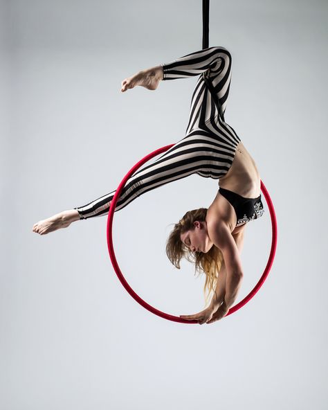 Grace is one of my favorite aerialists to work with, as she never runs out of poses that amaze me. I love this simple shot of her contortion backbend on the aerial hoop. Aerial Aesthetic, Silks Poses, Aerial Hoop Moves, Interesting Poses, Dnd Party, Jungle Jim, Aerial Hoop Lyra, Anatomy Practice, Aerial Fitness