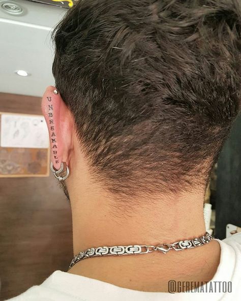 Helix Tattoo Trend Is Taking Over Instagram, And These 10+ Pics Will Make You Want To Get One Too Tattoo Ideas For Men Minimalist, Helix Tattoo, Tattoos Ear, Tattoo Designs Unique, Ear Tattoo Ideas, Ear Tattoos, Tattoo Trend, Helix Ear, Tattoo Ideas For Men