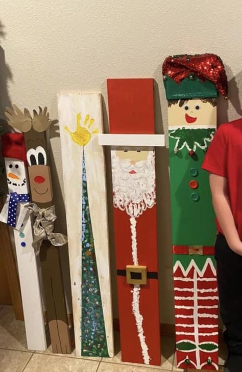 Snowman Board Kids Height, Christmas Height Boards For Kids, Snowman Height Board, Preschool Christmas Gifts, 2x4 Crafts, Classroom Christmas, Santa Crafts, Tiny Art, Easy Christmas Decorations