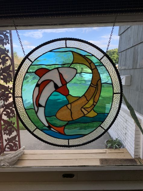 Fish Stained Glass Pattern, Stained Glass Koi, Yin Yang Koi, Glass Fish Tanks, Stained Window, Window Color, Window Ideas, Stained Glass Crafts, Lily Pond