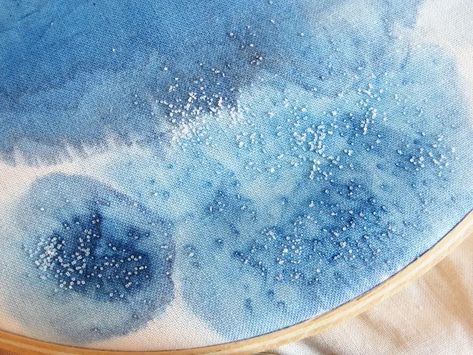 Watercolor Fabric Pattern, Salt Watercolor, Watercolor Embroidery, Fabric Tutorial, Water Fabric, Stained Paper, Painting Fabric, Fabric Painting Techniques, Painted Fabric