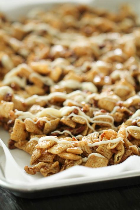 Pecan Pie Chex Mix | Six Sisters' Stuff Chex Party Mix Recipe, Party Mix Recipe, Chex Party Mix, Puppy Chow Recipes, Six Sisters Stuff, Cereal Snacks, Chex Mix Recipes, Cereal Treats, Snack Mix Recipes