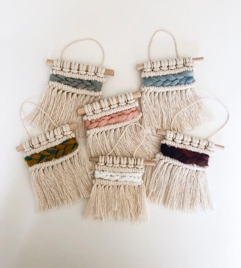 Martina Dragonette Conlon on Instagram: “MINI Macraweave Ornaments 🎄 They’re so tiny and I’m obsessed ✨ Listing these little cuties in the shop tonight! DM to claim” Weaving Wall Decor, Macrame Wall Hanging Ideas, Mini Macrame Wall Hanging, Wall Hanging Ideas, Macrame Wall Hangings, Makramee Diy, Hanging Ideas, Valentine Activities, Mini Macrame